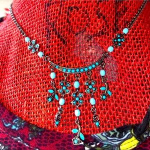 Beautiful Vintage Statement Necklace